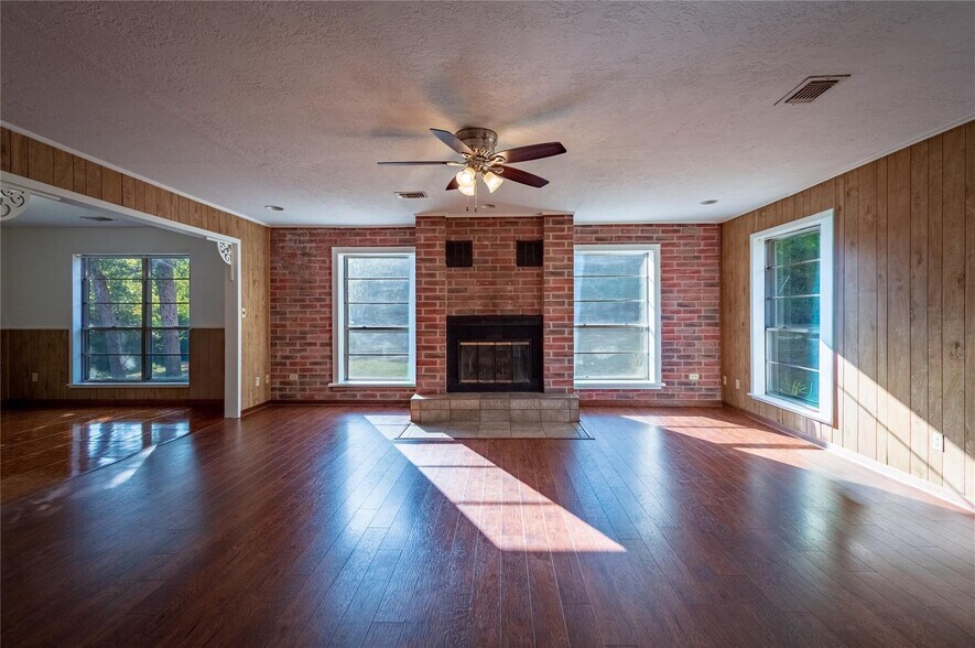 More Photos Of 1213 Lakeland Loop, Hilltop Lakes Specialty For Sale