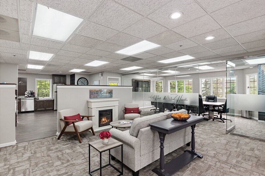 More Photos Of 1015-1025 W Wise Rd, Schaumburg Office For Sale