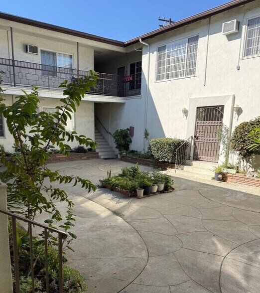 More Photos Of 3111 W Ramona Rd, Alhambra Apartments For Sale