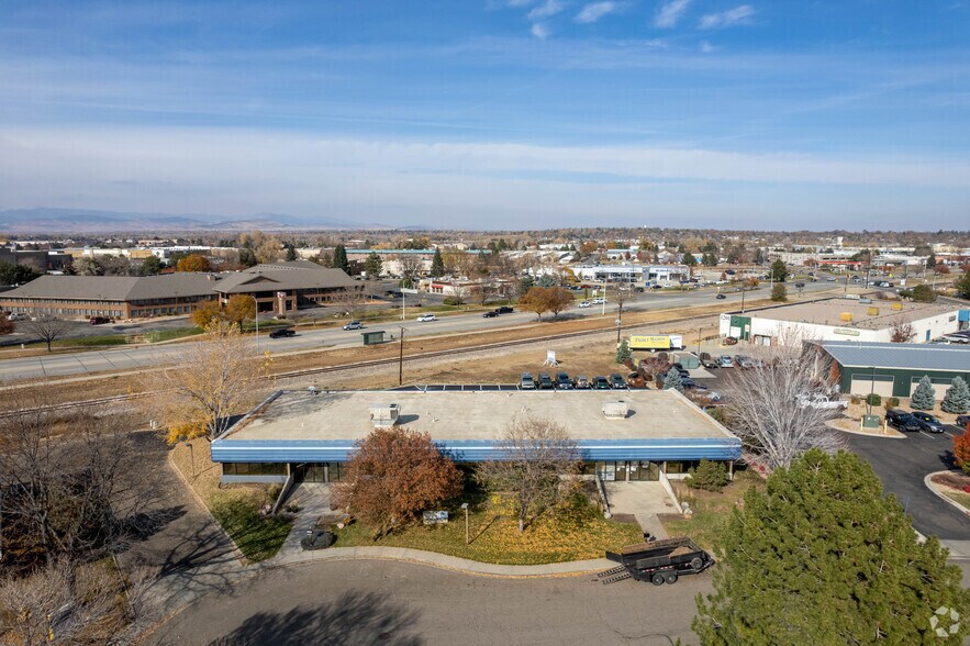 More Photos Of 1822 Sunset Pl, Longmont Light Distribution For Lease