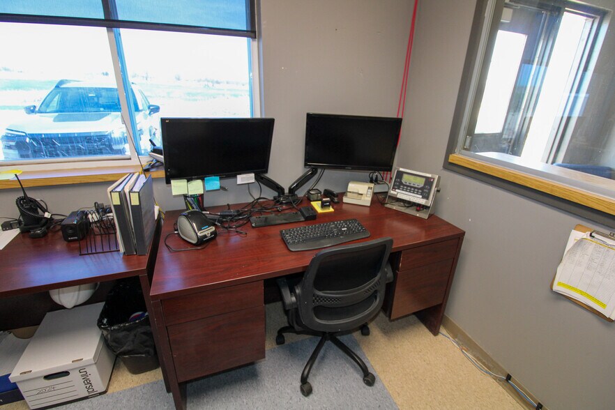 More Photos Of 5640 44th Ave S, Clinton Industrial For Sale