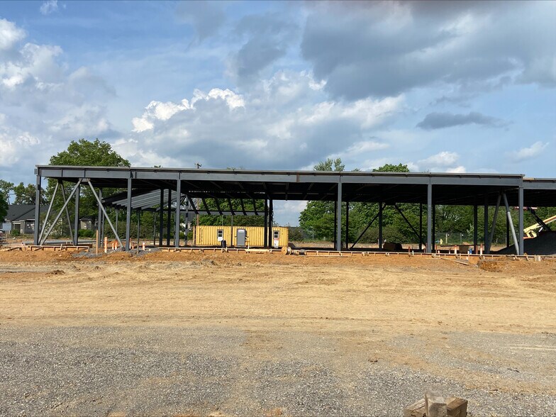 More Photos Of 108 Bonita Pky, Hendersonville Storefront For Lease