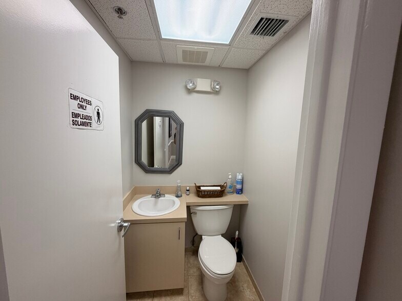 More Photos Of 670 Glades Rd, Boca Raton Medical For Sale