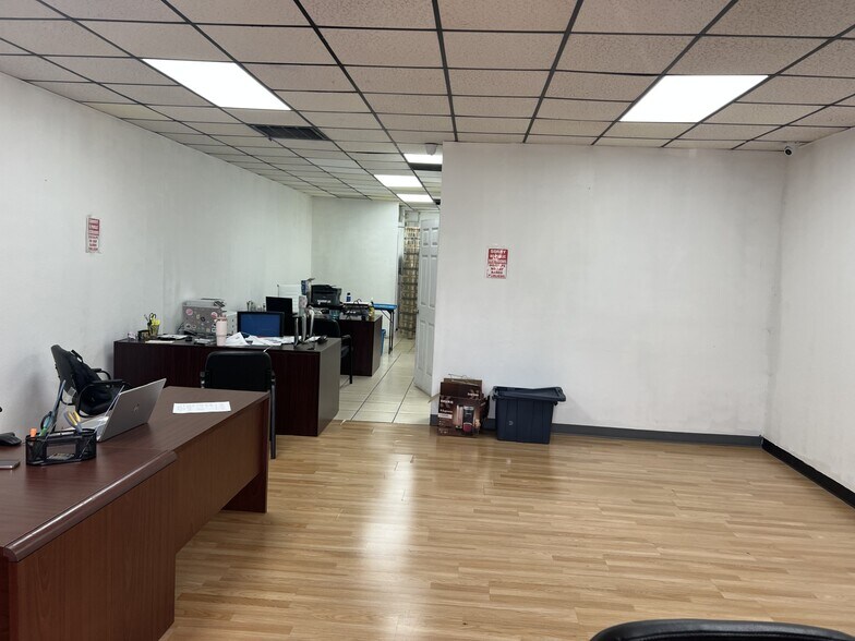 More Photos Of 2712-2730 W Waters Ave, Tampa Storefront Retail Office For Lease