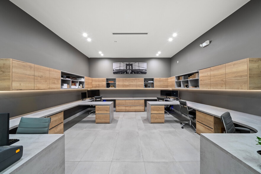 More Photos Of 17401 NW 2nd Ave, Miami Warehouse For Sale