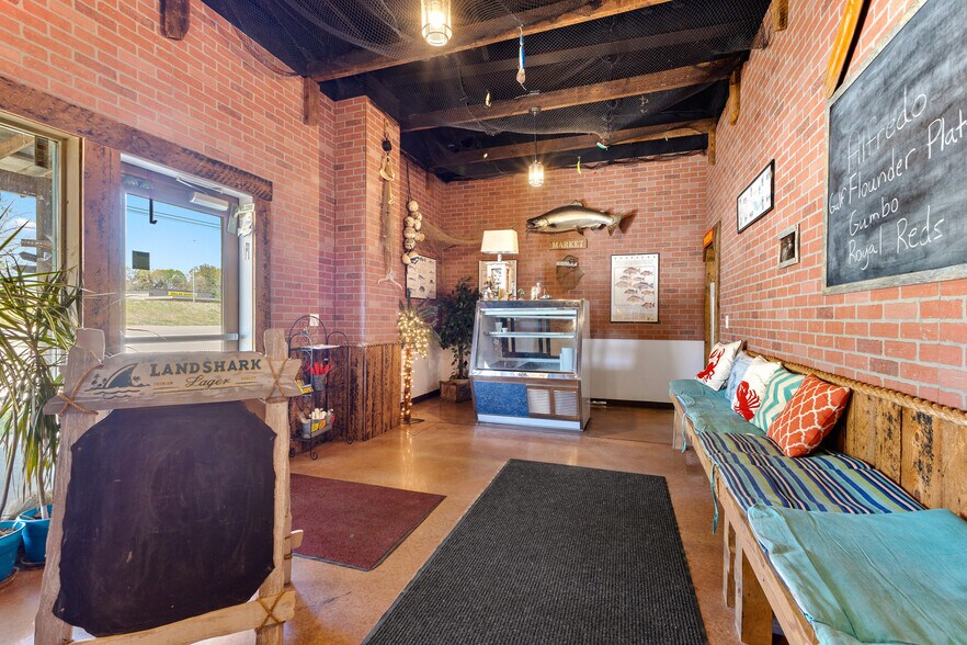 More Photos Of 1702 Highway 19 N, Thomaston Restaurant For Sale