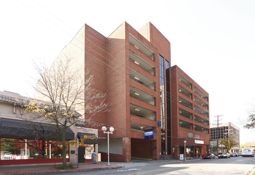 More Photos Of 500 E Washington St, Ann Arbor Parking Garage For Lease
