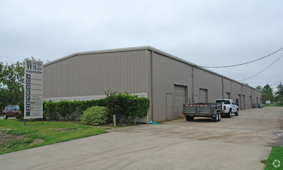 More Photos Of 1520 S Major Dr, Beaumont Light Distribution For Lease