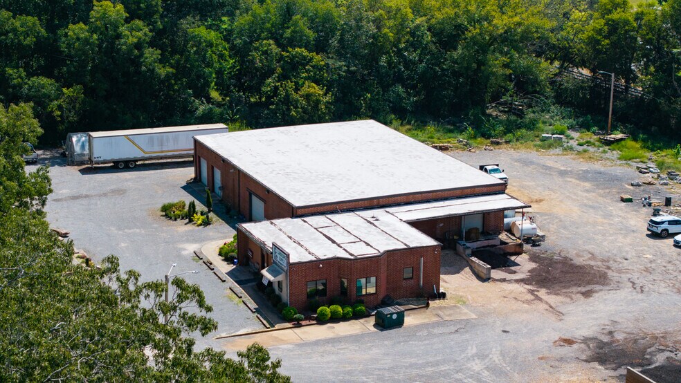 More Photos Of 363 Old Larkinsville Rd, Scottsboro Warehouse For Sale