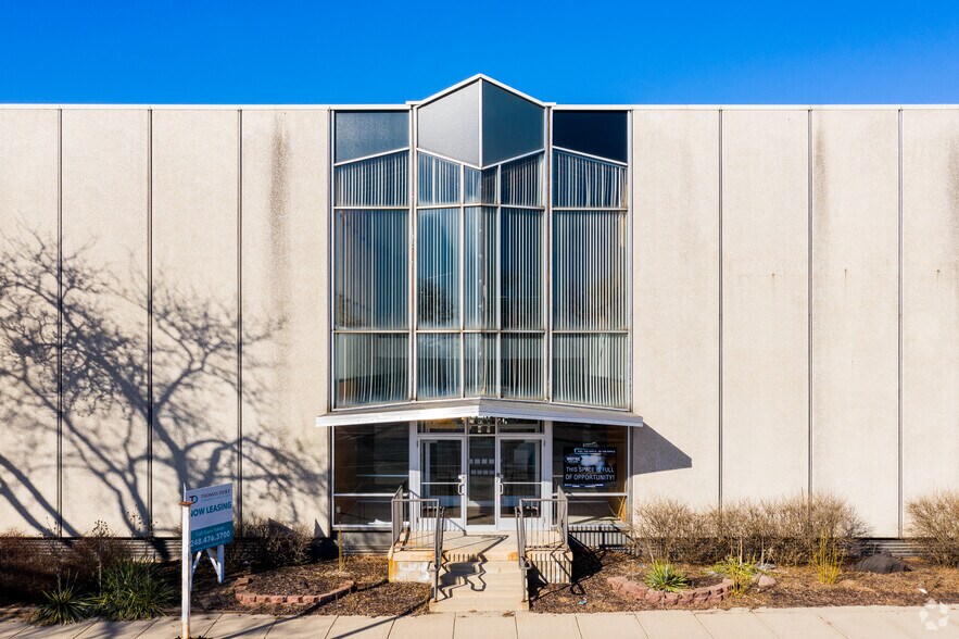 More Photos Of 35150 W Michigan Ave, Wayne Bank For Sale