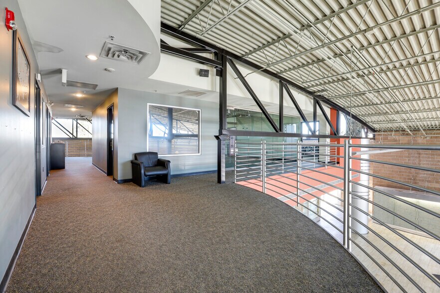 More Photos Of 2885 W County Line Rd, Littleton Auto Dealership For Sale