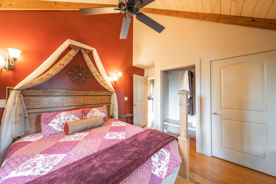 More Photos Of 295 Panthers Den Rd, Makanda Hotel For Sale