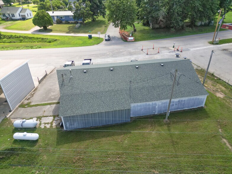 More Photos Of 398 S Main St, Hartville General Retail For Sale
