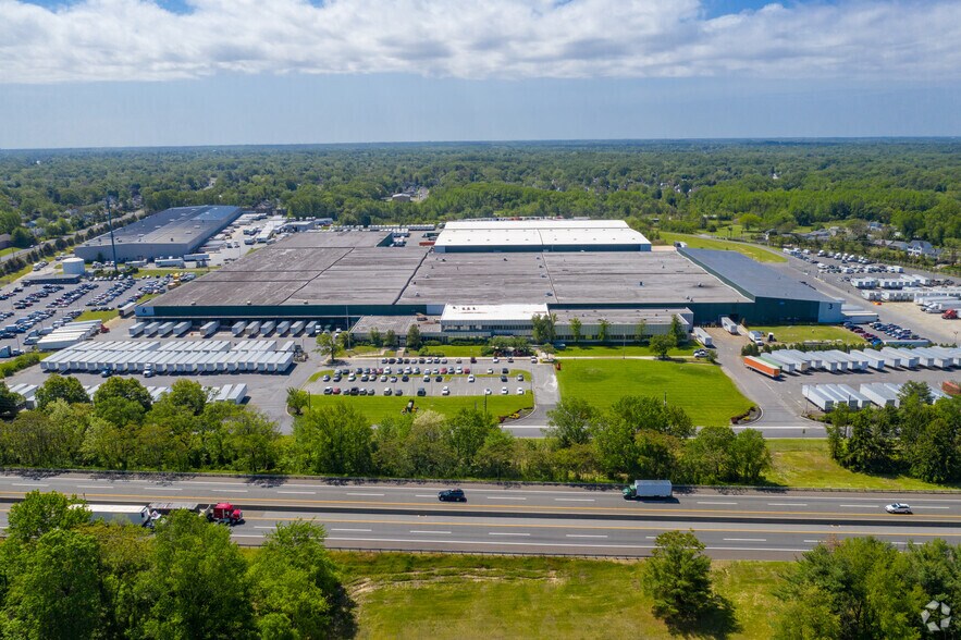 More Photos Of 1 Commerce Dr, Barrington Warehouse For Lease