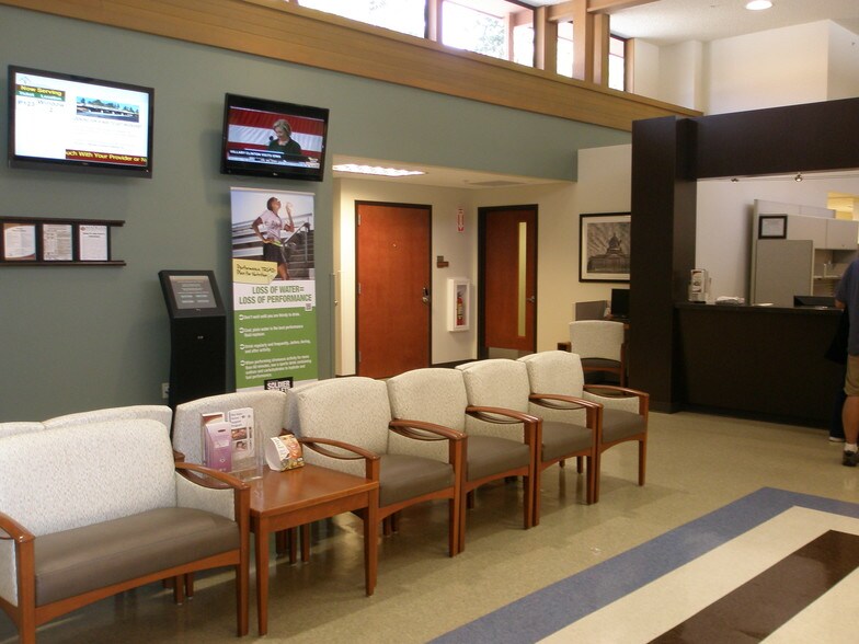 More Photos Of 500 NE Lilly Rd, Olympia Medical For Lease