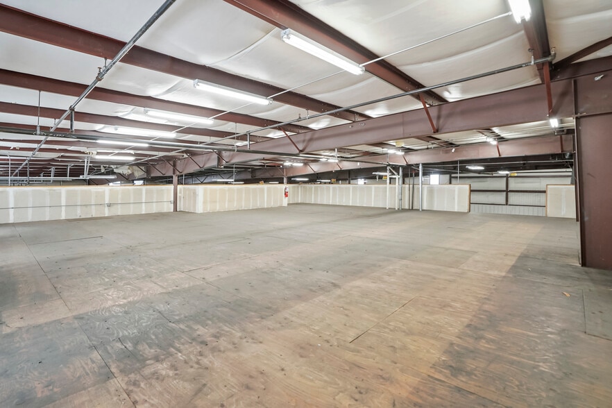 More Photos Of 5757 E 42nd Ave, Denver Warehouse For Lease