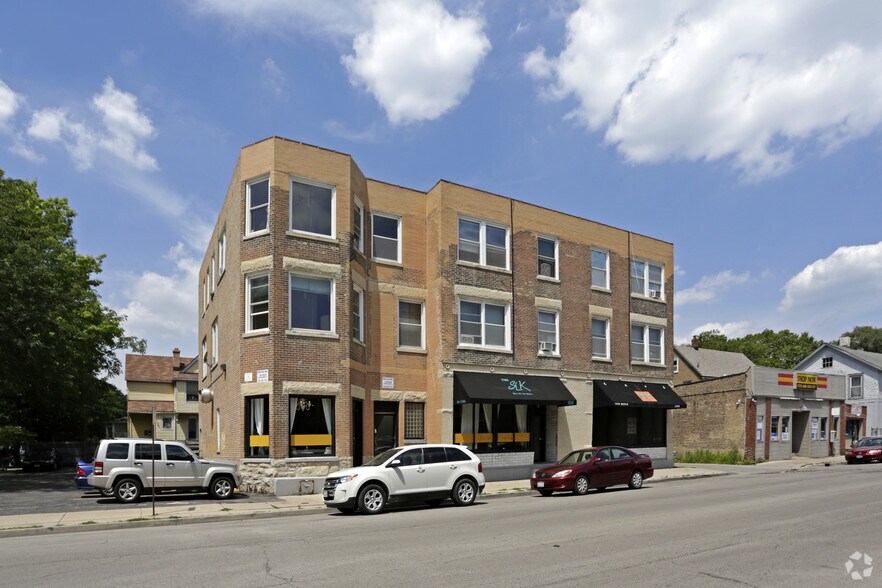 Primary Photo Of 1934 Maple Ave, Evanston Storefront Retail Residential For Lease