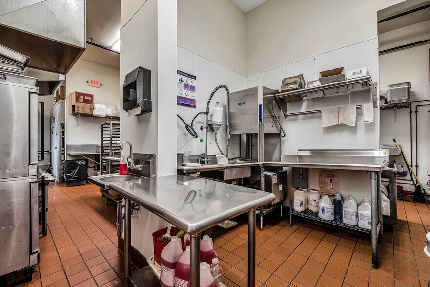 More Photos Of 787 Main St S, Woodbury Storefront Retail Office For Sale