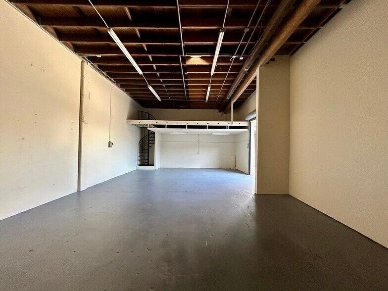 More Photos Of 1395 Marsten Rd, Burlingame Warehouse For Lease