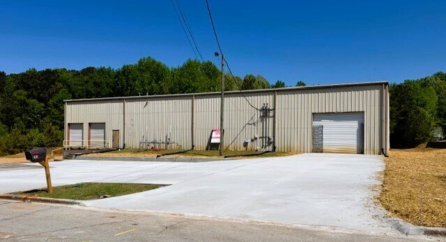 Primary Photo Of 206 Industrial Ct, Carrollton Warehouse For Lease