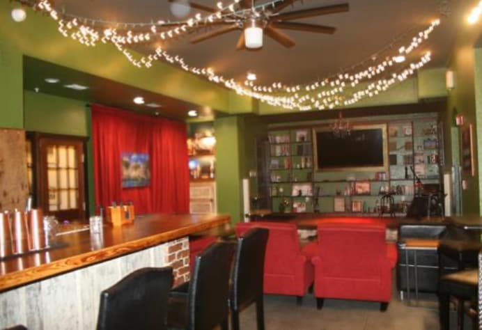 More Photos Of 215 S Woodland Blvd, Deland Hotel For Sale