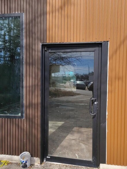 More Photos Of 1116 Gentry Pkwy, Tyler General Retail For Lease