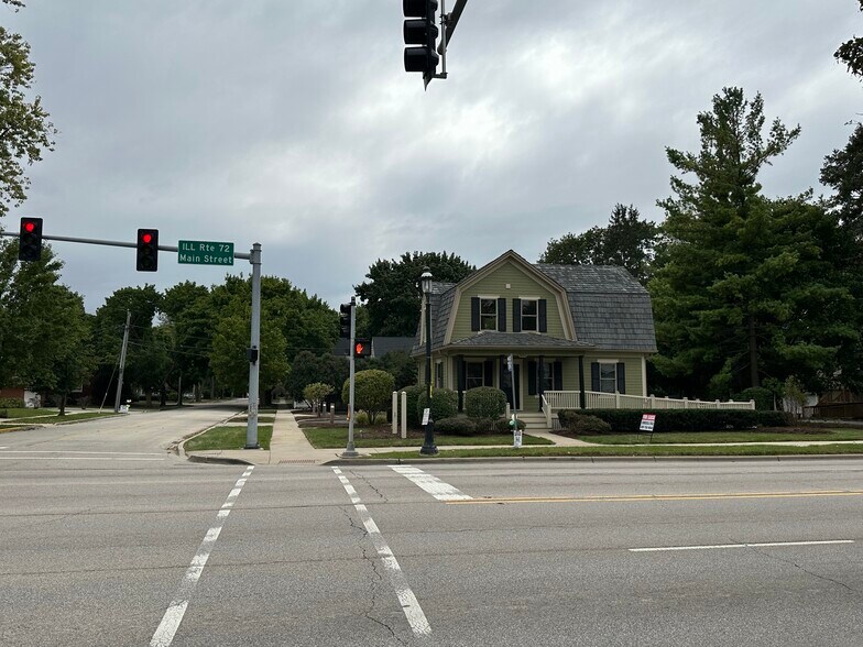More Photos Of 501 W Main St, West Dundee Storefront Retail Office For Lease