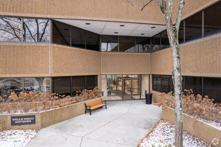 More Photos Of 1000 Hart Rd, Barrington Office For Lease