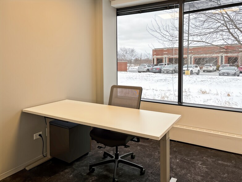 More Photos Of 544 Lakeview Pkwy, Vernon Hills Coworking Space