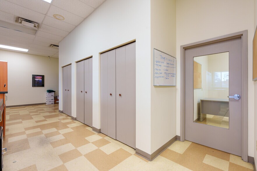 More Photos Of 3040 Dixie Hwy, Hamilton Freestanding For Lease