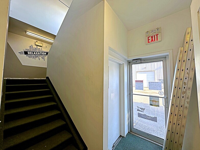 More Photos Of 195 Mackay Cres, Fort McMurray Warehouse For Sale