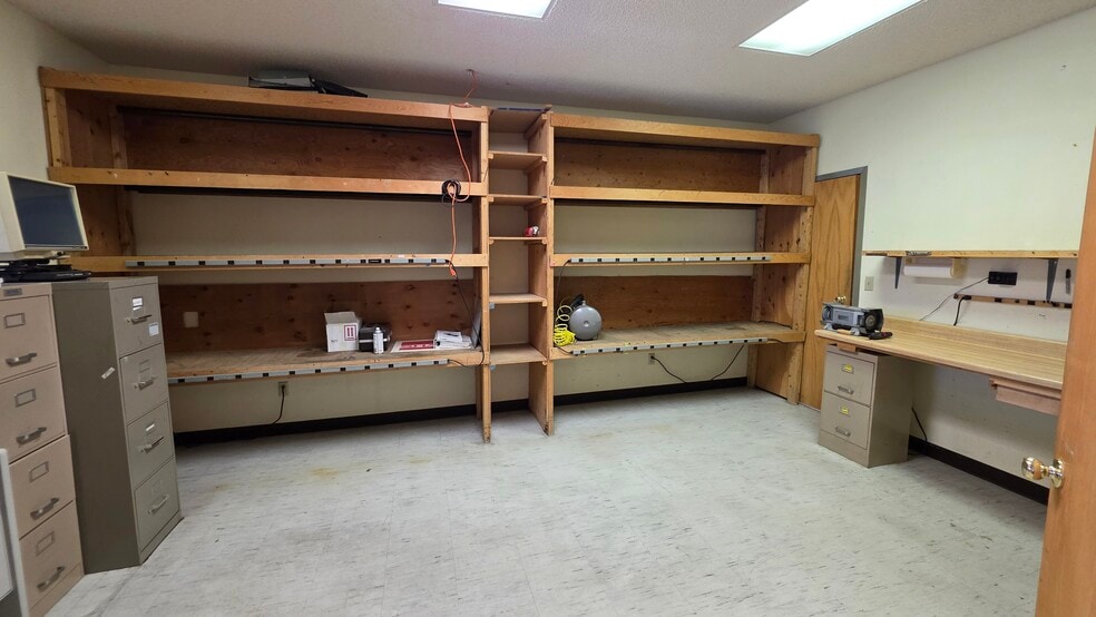 More Photos Of 250 Ruskin Dr, Colorado Springs Warehouse For Sale