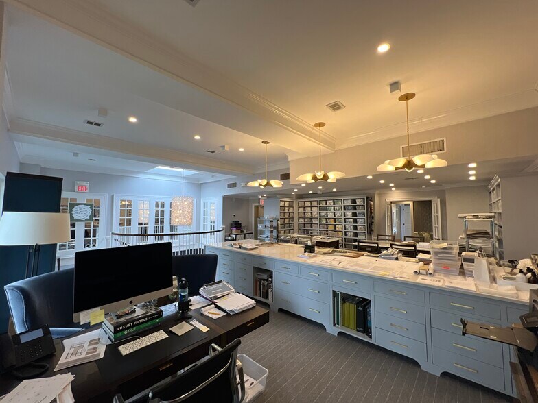 More Photos Of 21 South Ave, New Canaan Storefront Retail Office For Lease