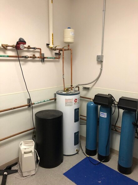 More Photos Of 10220 S 51st St, Phoenix Research And Development For Lease