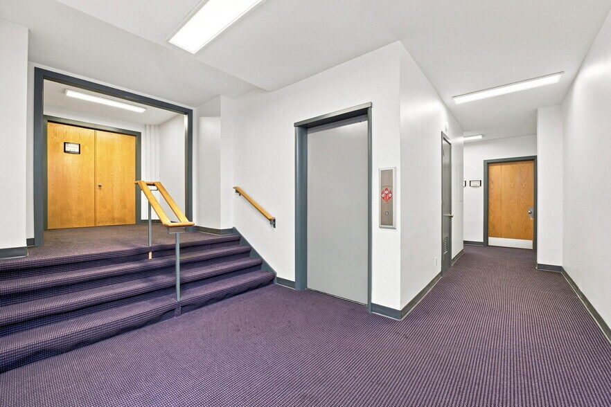 More Photos Of 31 W Downer Pl, Aurora Office For Sale