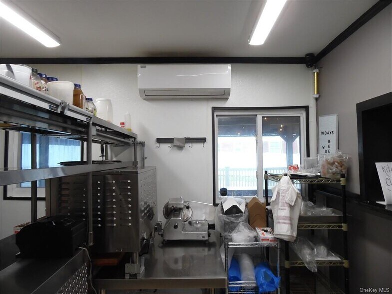 More Photos Of 89 Sullivan Ave, Liberty Bar For Sale