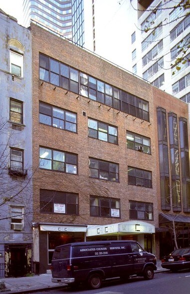 More Photos Of 216 E 49th St, New York Office For Lease