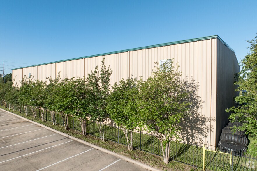 More Photos Of 18050 Kieth Harrow Blvd, Houston Warehouse For Lease