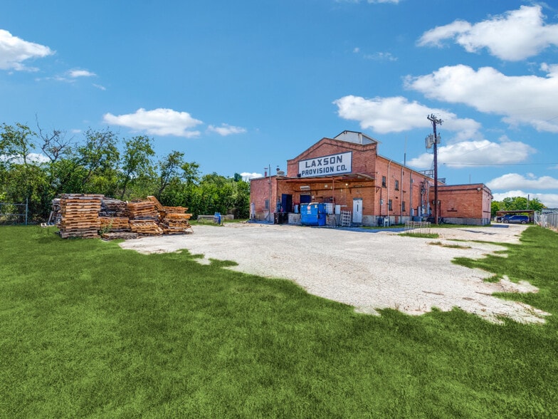 More Photos Of 264 W Lachapelle, San Antonio Manufacturing For Sale