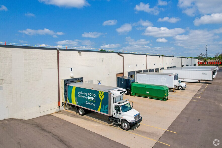 More Photos Of 1140 Gervais Ave, Maplewood Warehouse For Lease