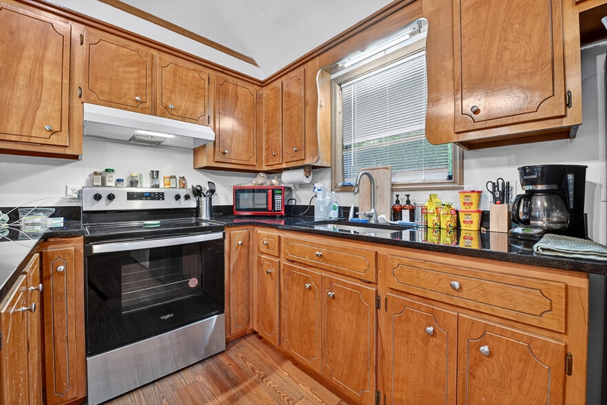 More Photos Of 77 Alpine Way, Blairsville Hotel For Sale