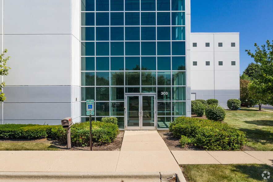 More Photos Of 303 Munroe Dr, Bloomingdale Warehouse For Lease