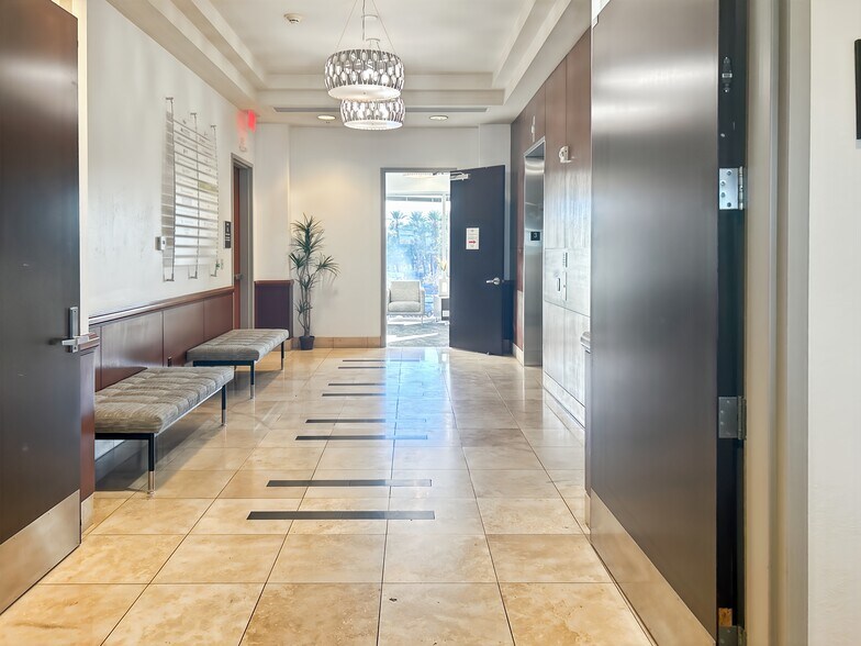 More Photos Of 170 S Green Valley Pky, Henderson Coworking Space