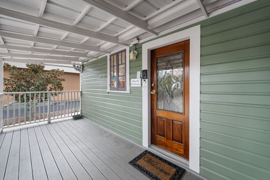 More Photos Of 339 S Ridgewood Ave, Daytona Beach Office Residential For Sale