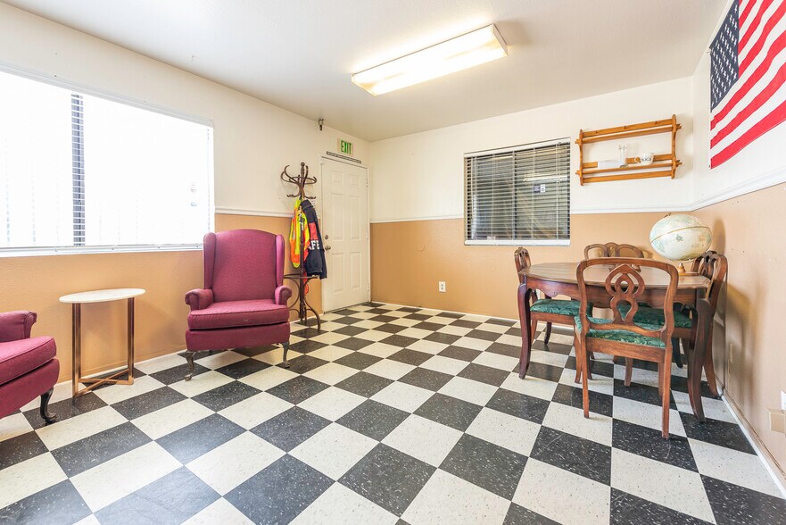 More Photos Of 1247 S Buena Vista St, San Jacinto Warehouse For Sale