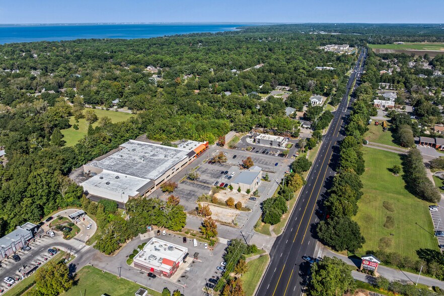 More Photos Of 90-104 Ecor Rouge Pl, Fairhope General Retail For Lease