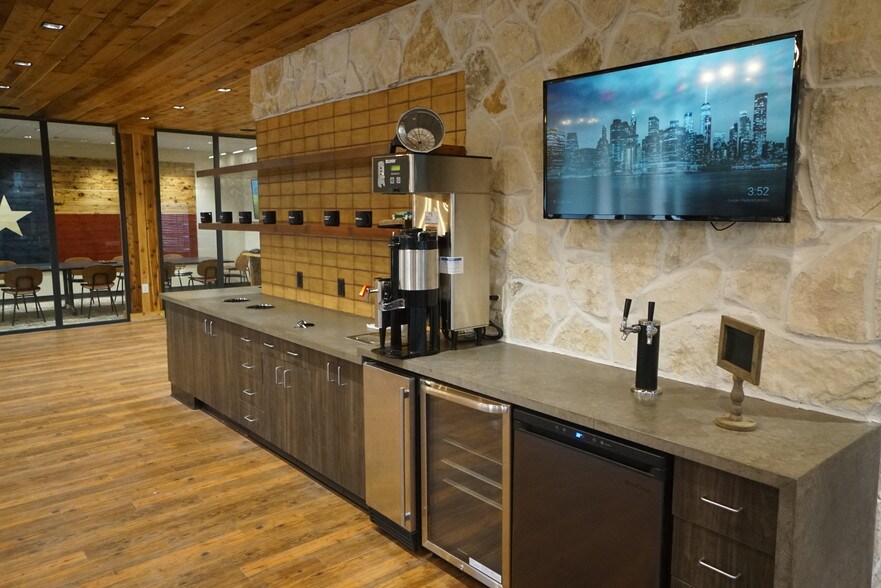 More Photos Of 1220 Blalock Rd, Houston Office For Lease