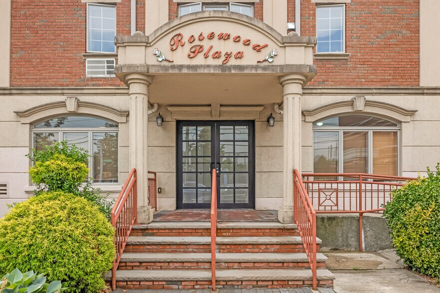 More Photos Of 66-06 70th St, Middle Village Office For Sale