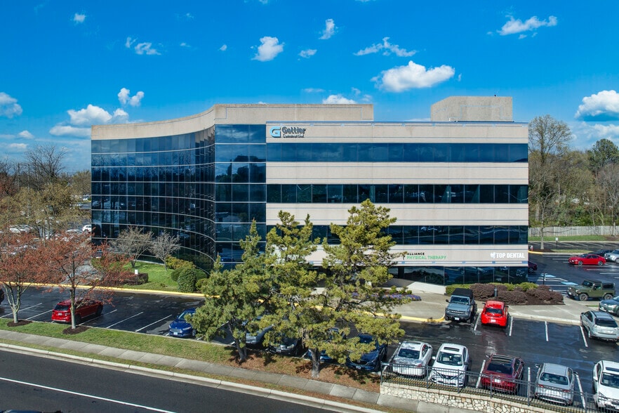 More Photos Of 950 Herndon Pkwy, Herndon Office For Lease