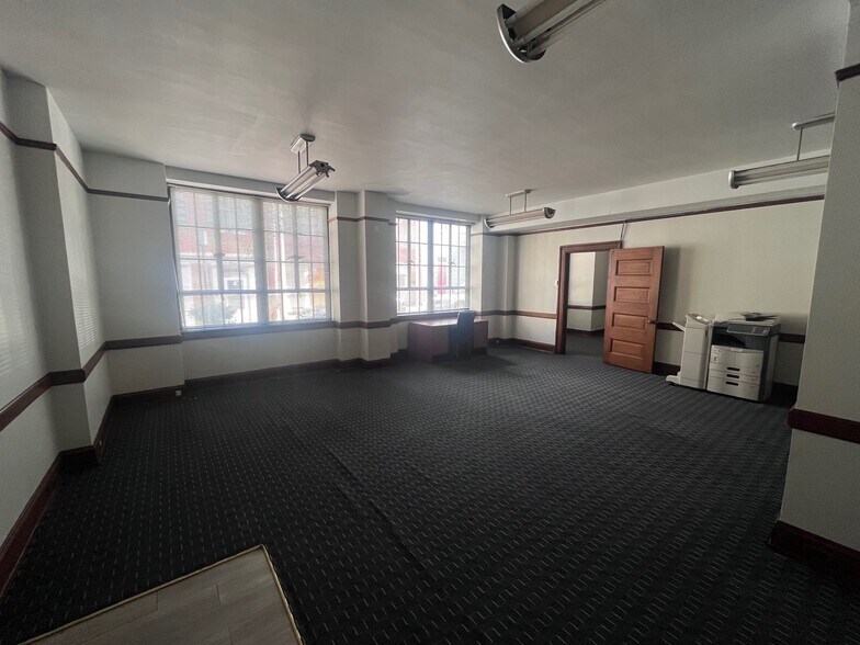 More Photos Of 207 Stanley Reed Ct, Maysville Office For Lease